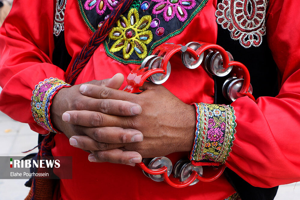 حاجی فیروز نماد استقبال از بهار