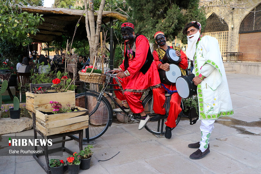 حاجی فیروز نماد استقبال از بهار