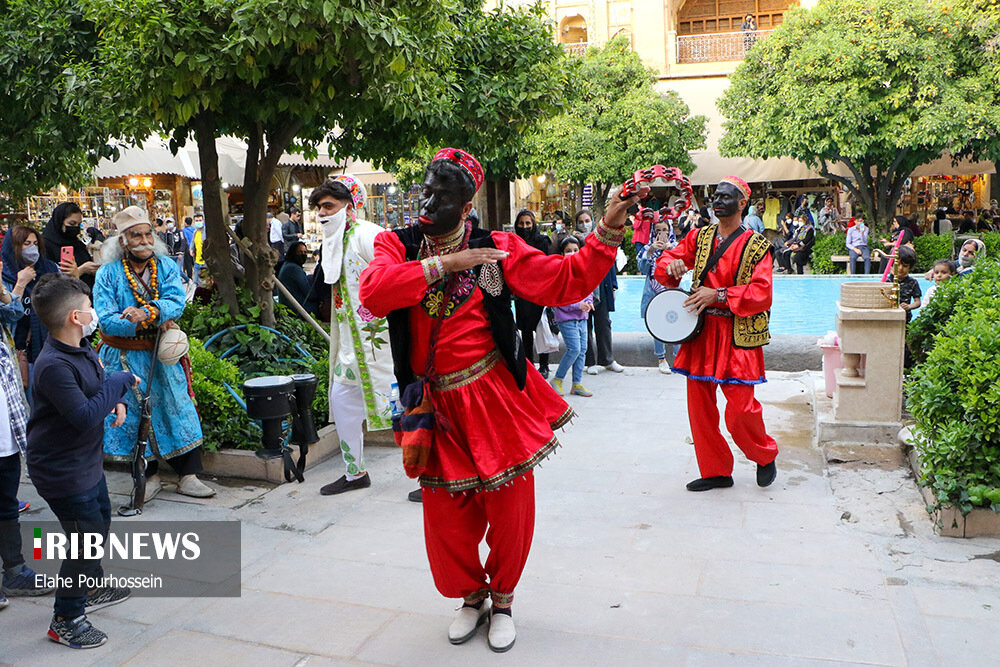 حاجی فیروز نماد استقبال از بهار