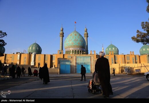 مسجد مقدس جمکران در شب نیمه شعبان