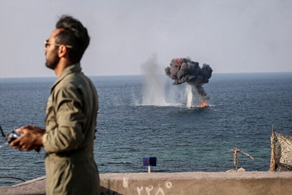 فرمانده نیروی دریایی سپاه دریادار تنگسیری: بیگانگان باید هرچه زودتر خلیج فارس را ترک کنند/ امنیت تنگه هرمز خط قرمز ما است