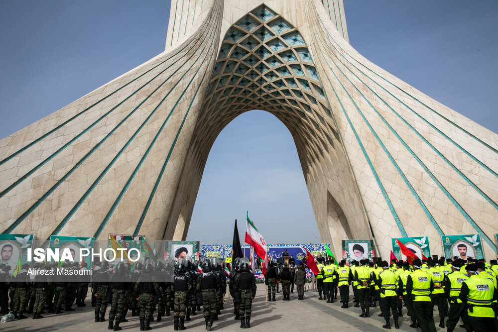 سفر به تهران قدیم؛ ۱۰ عکس از ۱۰ میدان تهران در نوروز ۴۰ سال پیش/ عکس