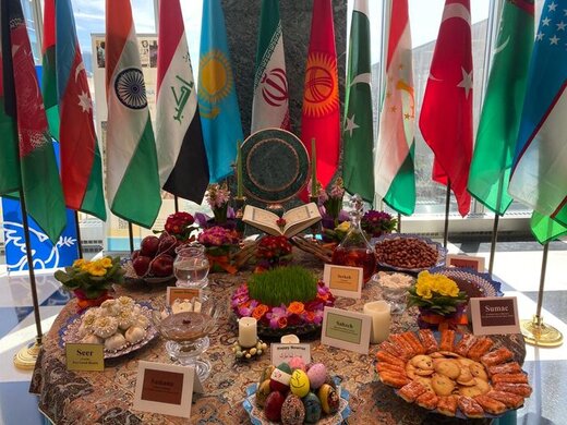 عکسی از نمایندگان ۱۲ کشور کنار سفره هفت سین در مقر سازمان ملل 