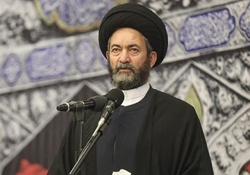 خطیب جمعه اردبیل: هرکس ایران را دوست دارد و مضطر نیست "خودرو" نخرد / آمریکا، شورای حقوق بشر را "فاضلاب" می دانست