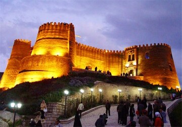 بیشترین حجم استقبال گردشگران از شهر خرم‌آباد / فروش 30 هزار بلیط ورود به قلعه 