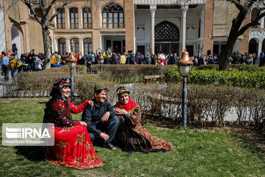 گردشگران نوروزی در بناهای تاریخی سنندج