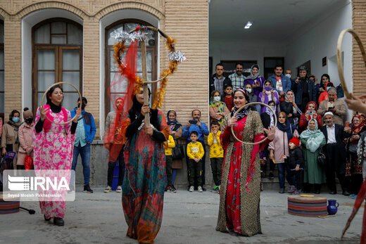 گردشگران نوروزی در بناهای تاریخی سنندج