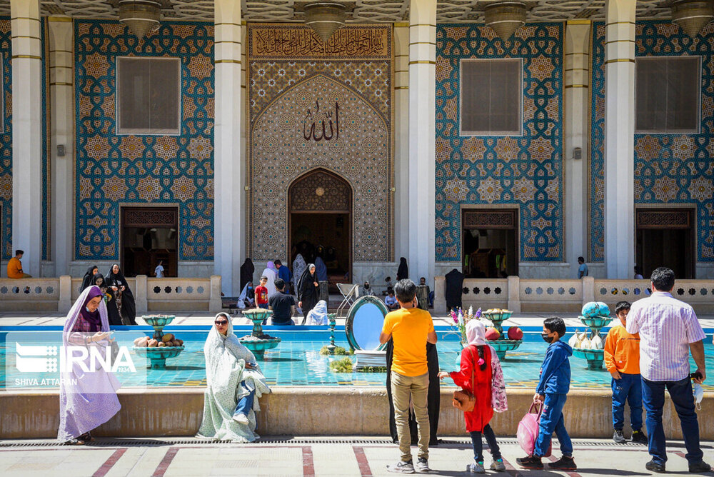 زائران حرم مطهر شاهچراغ (ع)