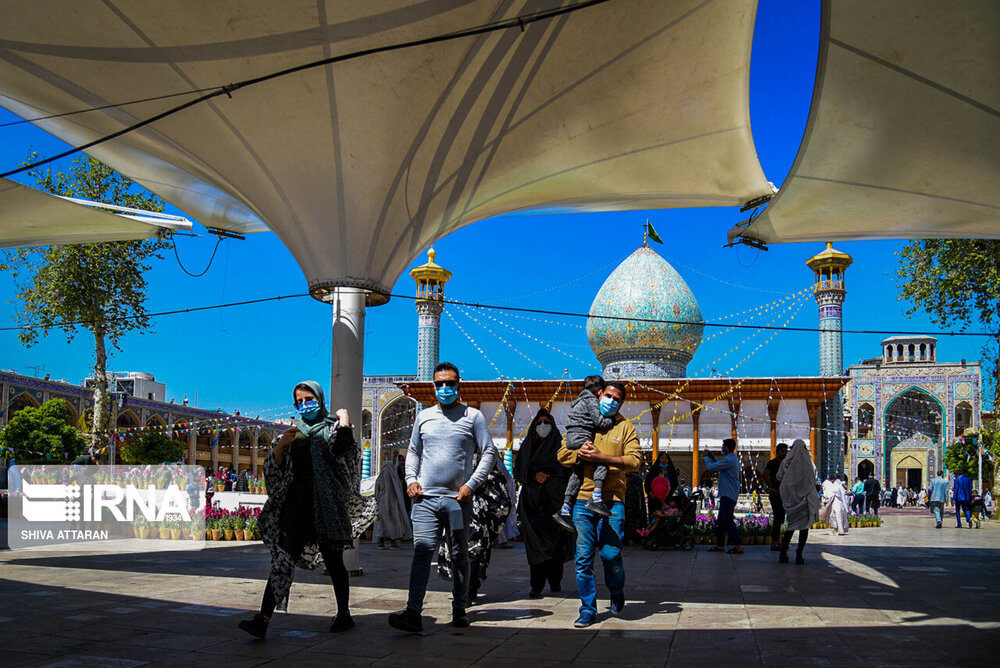 زائران حرم مطهر شاهچراغ (ع)