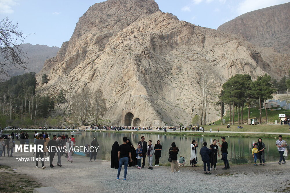 مجموعه تاریخی«طاق بستان» میزبان گردشگران نوروزی