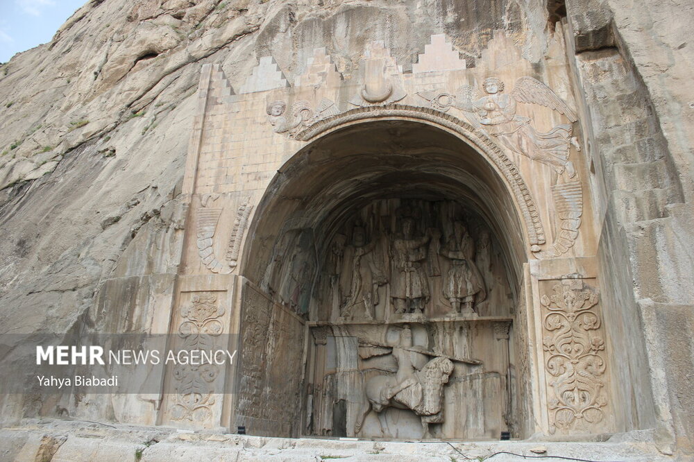 مجموعه تاریخی«طاق بستان» میزبان گردشگران نوروزی