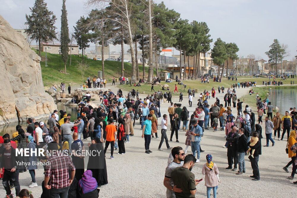 مجموعه تاریخی«طاق بستان» میزبان گردشگران نوروزی