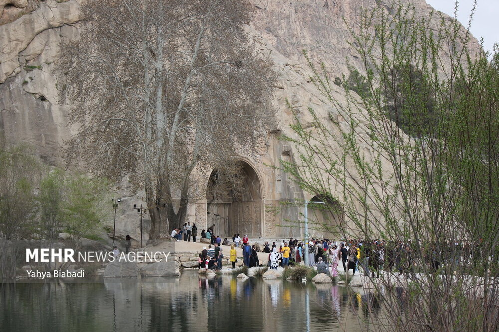 مجموعه تاریخی«طاق بستان» میزبان گردشگران نوروزی