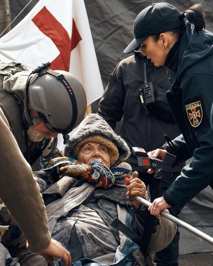 تخلیه مردم آسیب دیده از ایرپین و بوچا اوکراین