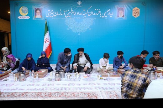 رئیسی : عدالتگستری و حمایت از محرومان از ویژگیهای هویتی دولت مردمی است رئیسی : عدالتگستری و حمایت از محرومان از ویژگیهای هویتی دولت مردمی است