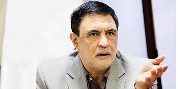 چهره اصولگرا: دولت رئیسی درد مردم را می فهمد اما در عرصه اقتصاد،اعتماد عمومی را به دست نیاورده