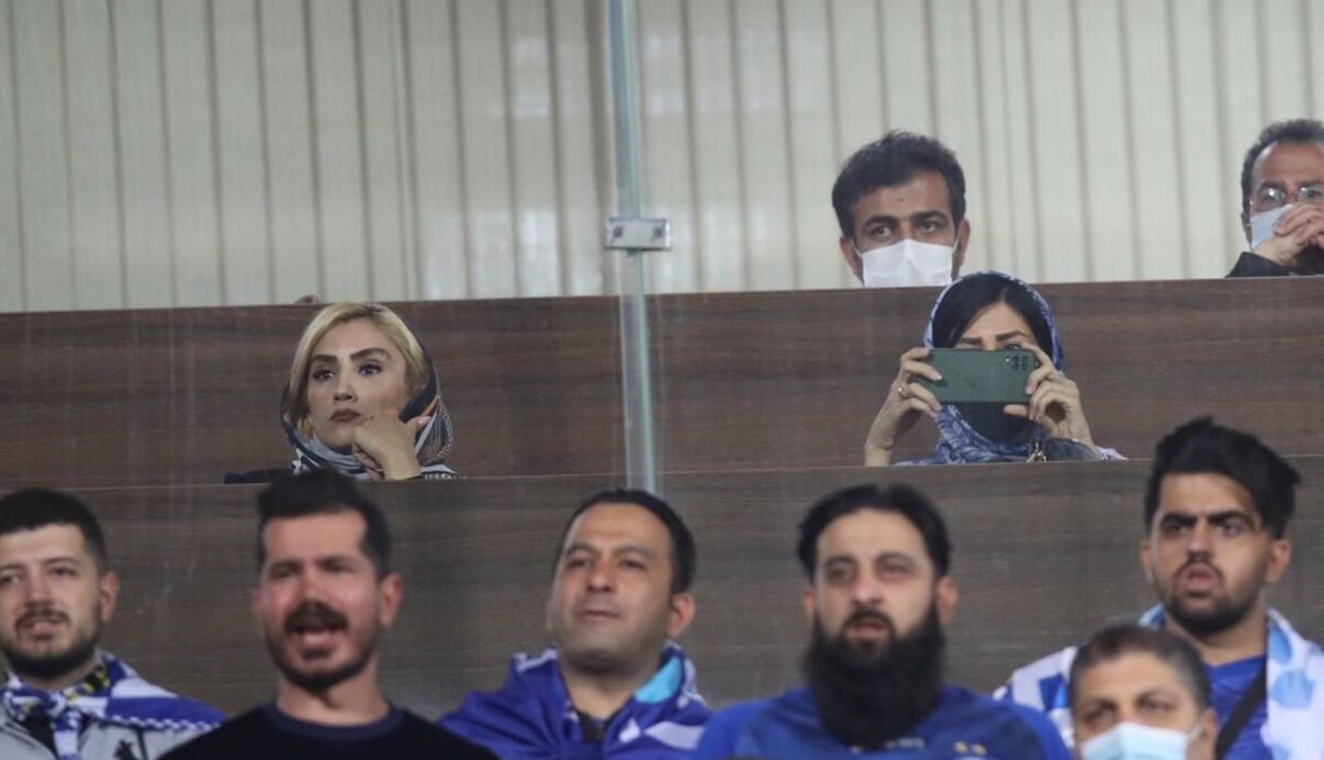 حضور بانوان در استادیوم آزادی برای تماشای بازی استقلال - نساجی/عکس