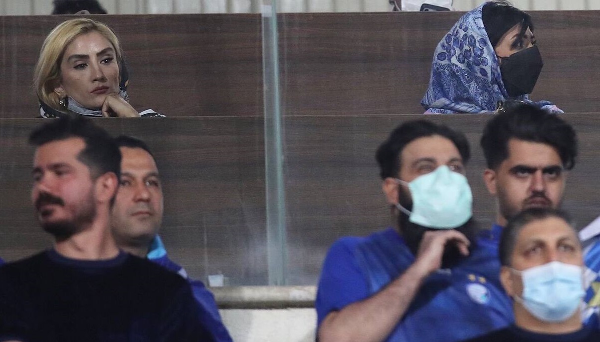 حضور بانوان در استادیوم آزادی برای تماشای بازی استقلال - نساجی/عکس