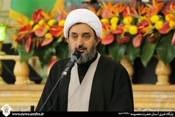 انتقاد عضو خبرگان از بکارگیری زنان بزک کرده در تبلیغات تلویزیون /  استفاده از دختران در مغازه‌ها محصول جاهلیت مدرن است