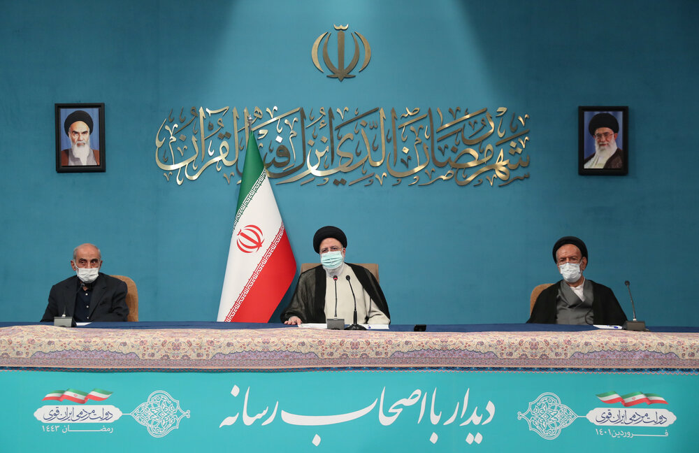 سرانجام ، نمادهای اعتدال و تندروی رسانه ای دیشب بهم رسیدند / همنشینی بی نظیر سیدمحمود دعایی و حسین شریعتمداری+ عکس