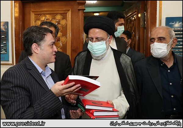 کدام فعالان رسانه ای به ضیافت افطار رئیسی رفتند؟ / تصاویر