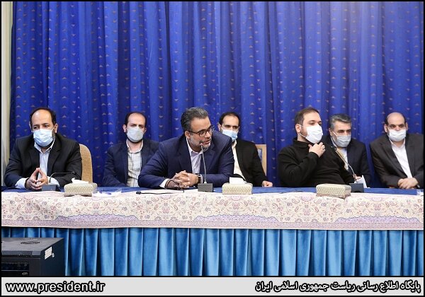 کدام فعالان رسانه ای به ضیافت افطار رئیسی رفتند؟ / تصاویر