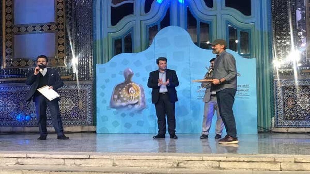 کامپیر24 | هادی حجازیفر، چهره برگزیده هنر انقلاب ۱۴۰۰ شد