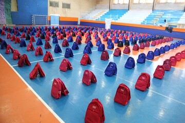 توزیع ۳۰۰۰ بسته نوشت افزار و بیش از ۴۱۰۰ بسته معیشتی مواد غذایی به شهروندان کم برخوردار