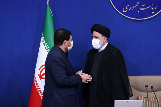 فعال سیاسی اصولگرا : محسن رضایی و مخبر نتوانستند تیم اقتصادی دولت را منسجم کنند / وضعیت بد معیشتی منجر به بحران اجتماعی خواهد شد فعال سیاسی اصولگرا : محسن رضایی و مخبر نتوانستند تیم اقتصادی دولت را منسجم کنند / وضعیت بد معیشتی منجر به بحران اجتماعی خواهد شد