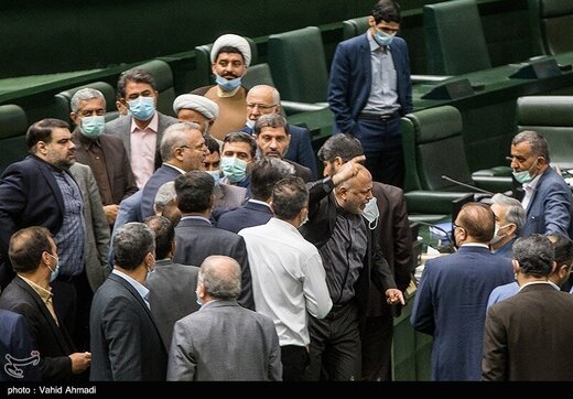 تنش‌سازی حامیان «صیانت» در «بهارستان» / ویس‌کرمی: با چه رویی می‌خواهیم، خدمت «حضرت آقا» برویم / «استخاره» کردم، خوب آمد که بگویم...