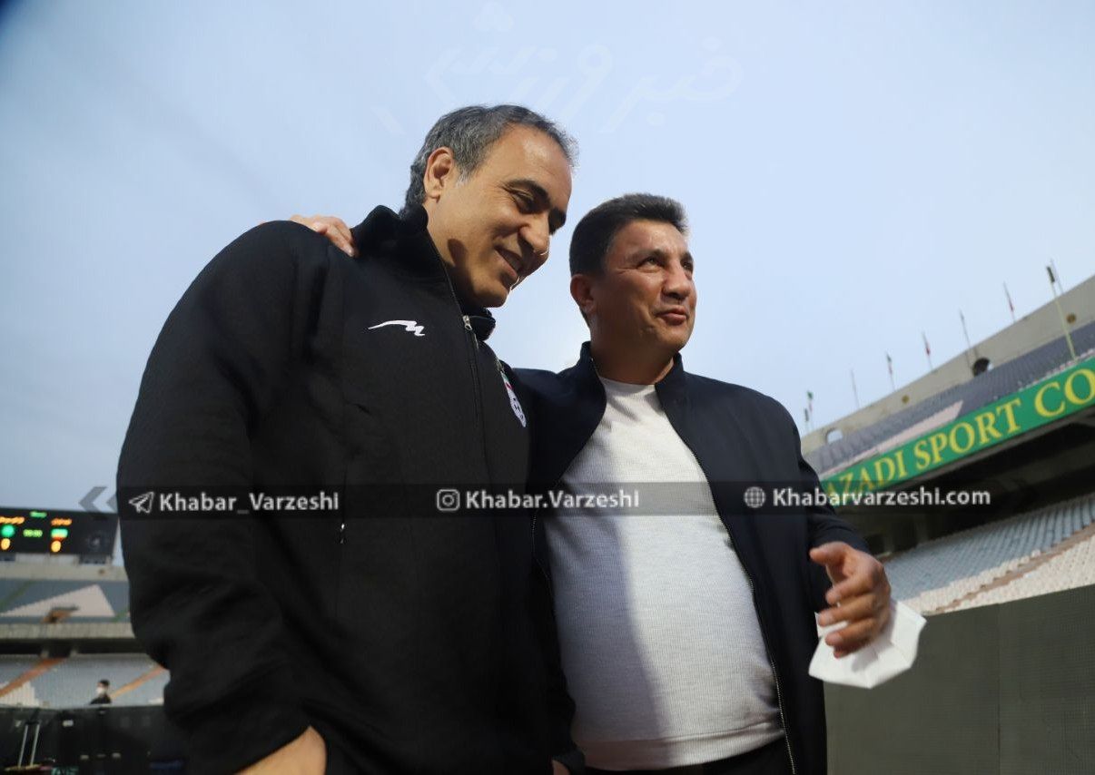 مهدویکیا در آغوش ژنرال استقلالیها/عکس