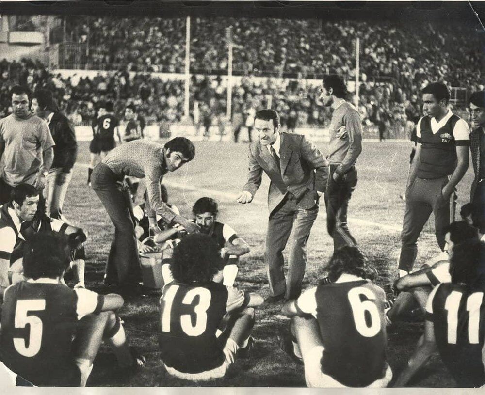 مربی استقلال را به ورزشگاه راه ندادند!/عکس