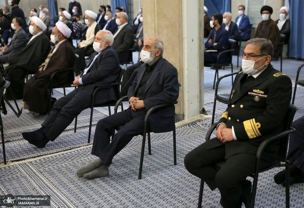 خیلی دور ، خیلی نزدیک / هم نشینی ناخواسته ظریف و حسین شریعتمداری / عکس