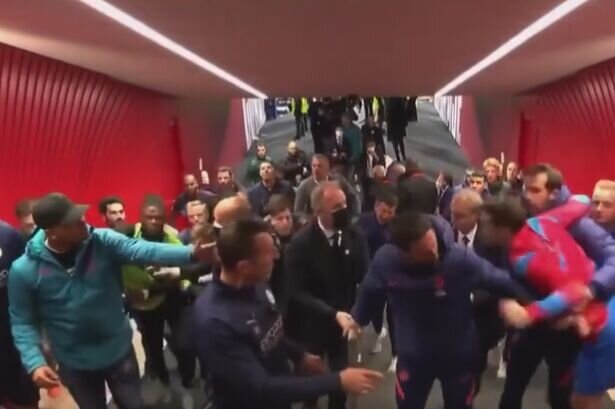 بزنبزن بازی اتلتیکومادرید و منچسترسیتی/عکس