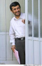 احمدی نژاد زیر ضرب انتقادهای تند سایت نزدیک به محسن رضایی / فقط یک «معجزه هزاره سوم»ی میتواند از «عدم دعوت» هم «کره گیری» کند!