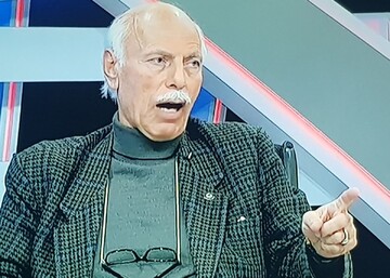 مجیدی عادت بد علی دایی را تکرار می کند مجیدی عادت بد علی دایی را تکرار می کند