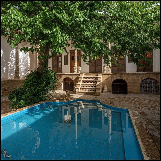 خانه ۱۳۰ ساله حاج علی خان زند در قم