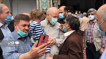 قالیباف میان مردم رفت / بازار داغ سلفی با رئیس مجلس + عکس  قالیباف میان مردم رفت / بازار داغ سلفی با رئیس مجلس + عکس