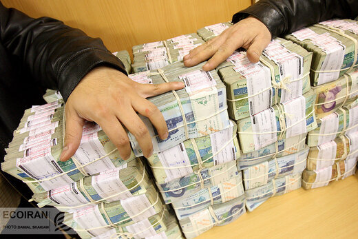 سخنگوی کمیسیون اصل نود مجلس : لیستهای افشا شده از بدهکاران بانکی کامل نیست / جای ابربدهکاران دولتی خالی است 
 سخنگوی کمیسیون اصل نود مجلس : لیستهای افشا شده از بدهکاران بانکی کامل نیست / جای ابربدهکاران دولتی خالی است