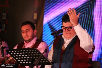 برپایی سفره 270 متری «افطاری ساده» بر روی «پل طبیعت» به همراه کنسرت سالار عقیلی