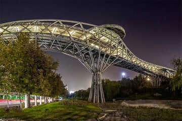 اتفاقی که امشب برای پل طبیعت در تهران میافتد اتفاقی که امشب برای پل طبیعت در تهران میافتد