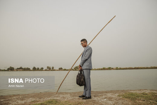 قایقی به سوی مدرسه