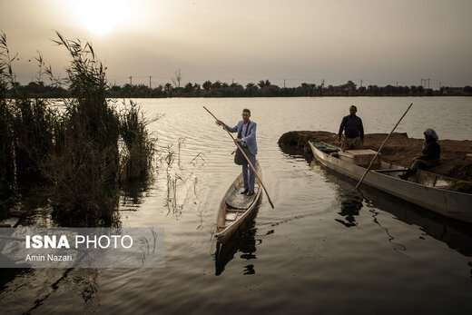قایقی به سوی مدرسه