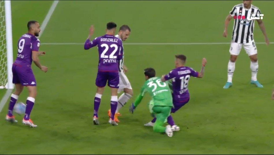 مهاجم حریف دروازه یوونتوس را نجات داد!/عکس