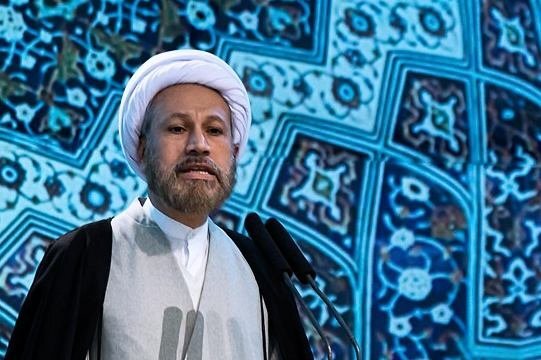 خطیب جمعه شیراز : شنیدن موسیقی حرام در اماکن عمومی ترویج گناه است ؛ برخورد کنید