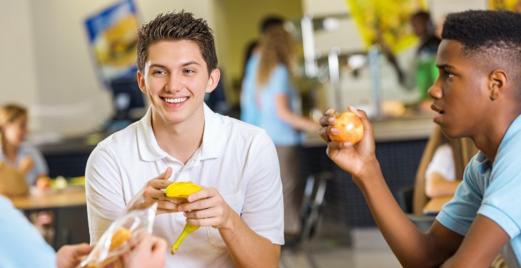 مواد غذایی سالم که باید در رژیم غذایی نوجوانان قرار بگیرد