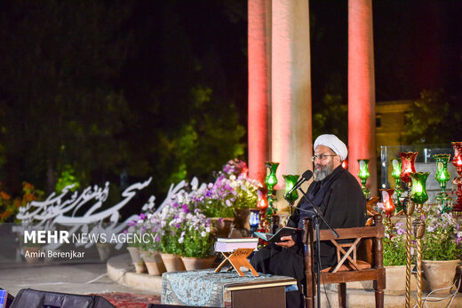 مراسم احیای شب ۲۱ماه مبارک رمضان در حافظیه شیراز