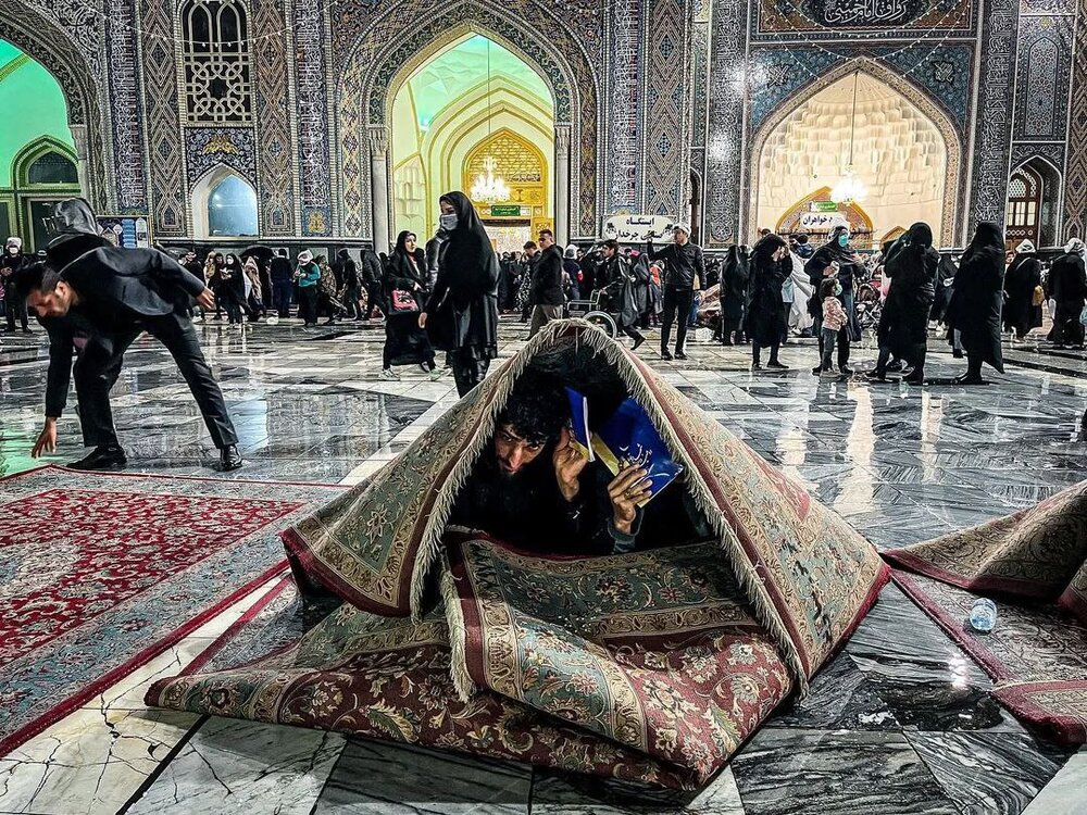 ‌نجوا با خدا زیر باران