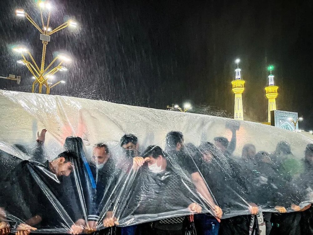 ‌نجوا با خدا زیر باران