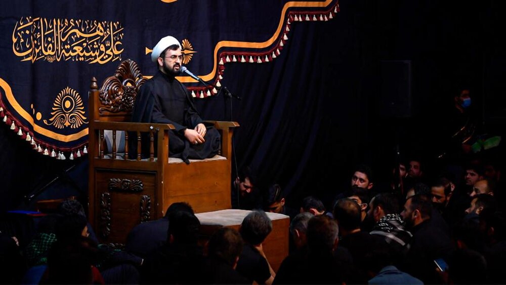 برگزاری مراسم احیاء لیالی قدردر مصلی بزرگ شهرستان بابل